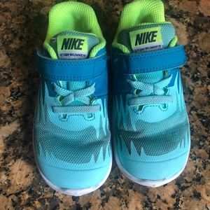 Nike Star Runner sneakers